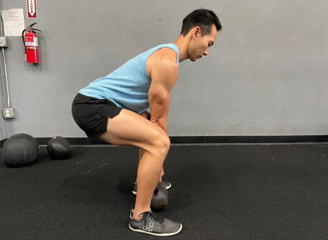 kettlebell deadlift