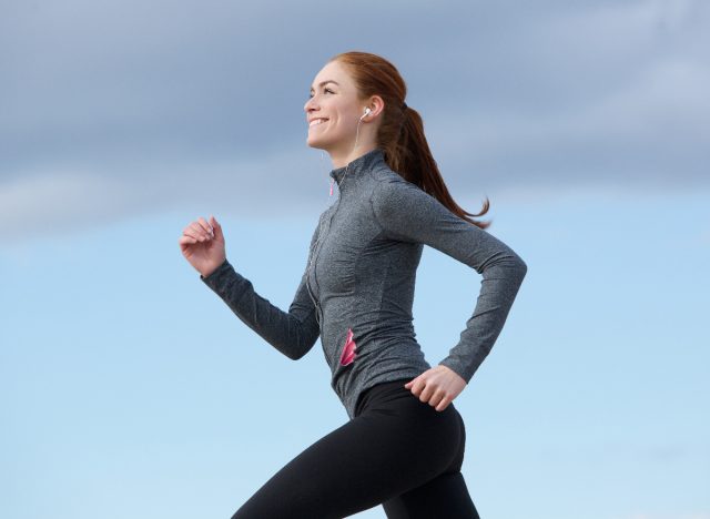 woman outdoors doing power walking workout for rapid weight loss