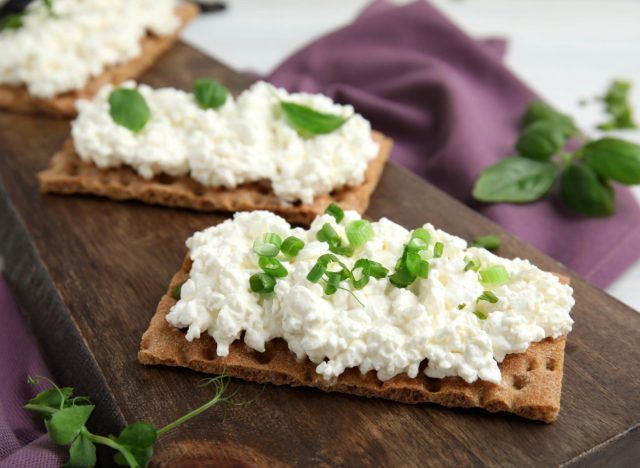 cottage cheese with crackers